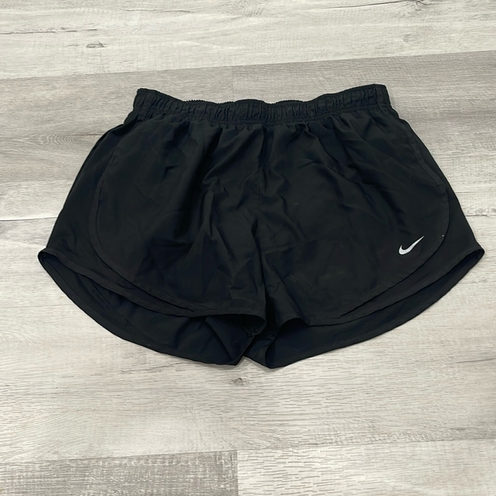 LARGE NIKE TEMPO SHORTS